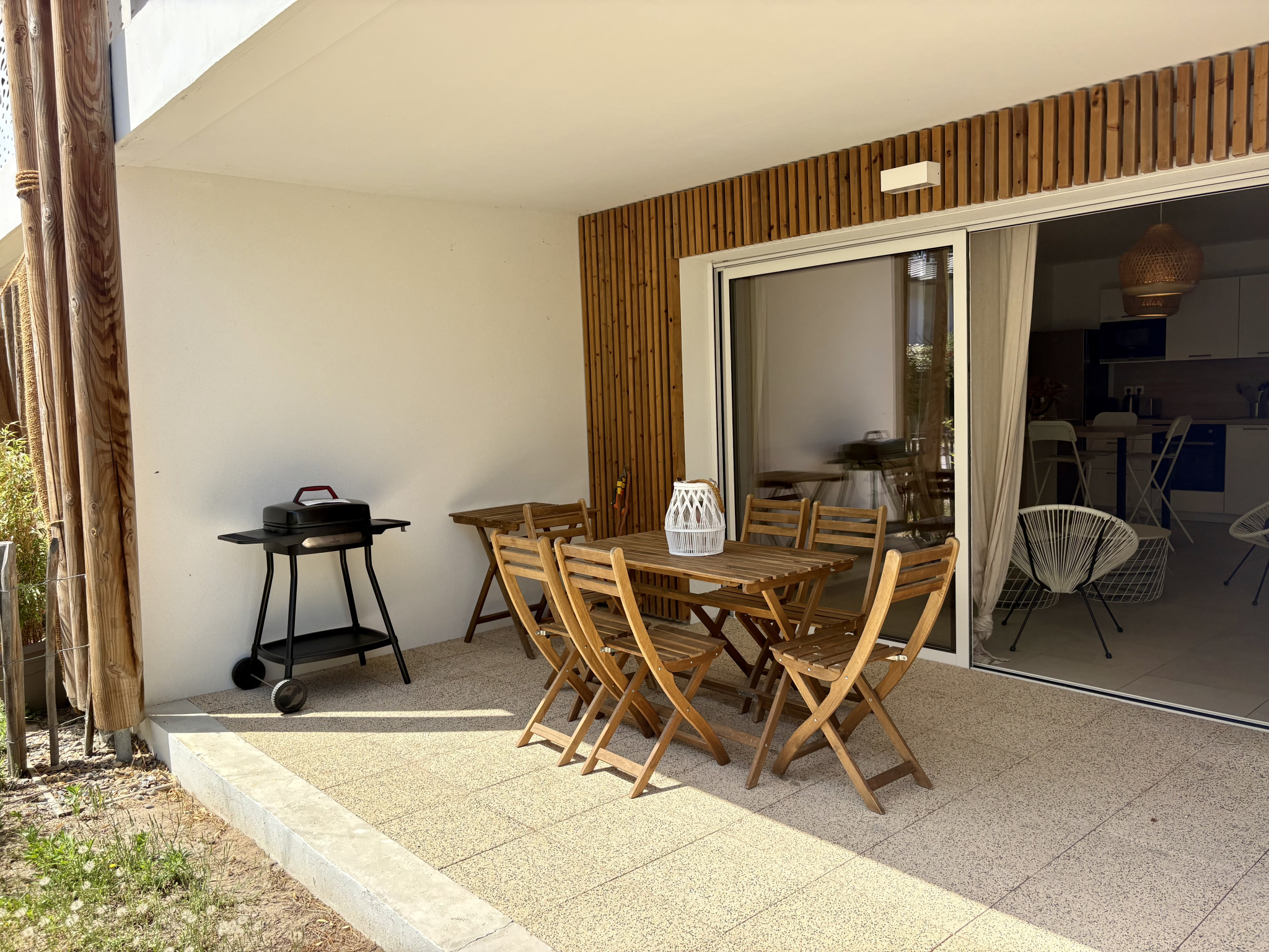 Appartement T2 récent avec terrasse plein sud, parking et ca